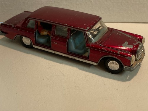 Vintage DINKY Toy: Mercedes-Benz 600 #128 Diecast Scale 1:43 - Picture 2 of 10