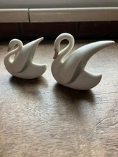 Vintage White Swans Figurines by "Special Gifts" Crowning Touch Japan