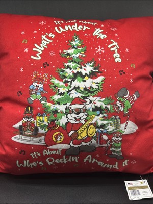 BUC-EE'S BUCEES CHRISTMAS PILLOW 18  x 18  NEW 2022 X-MAS BEAVER