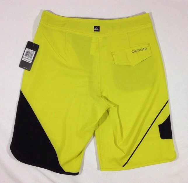 Nuevo con etiquetas Bañador Quiksilver Amarillo Neón Negro Board Shorts para Niños - Minorista $49.50 Foto 2 de 2
