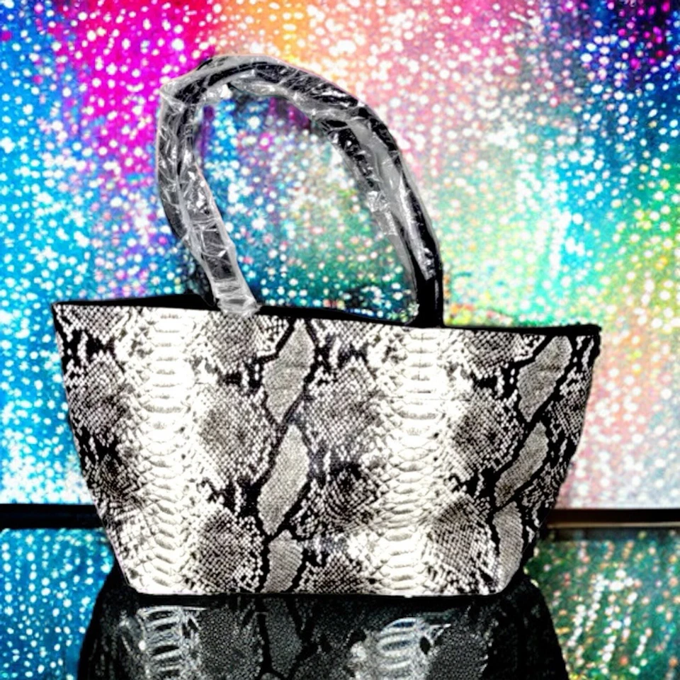 Bolso de Mano SUMMER & ROSE Imitación Piel de Serpiente Nuevo Con Etiquetas Precio de Venta sugerido por el fabricante 58 USD Foto 4 de 4