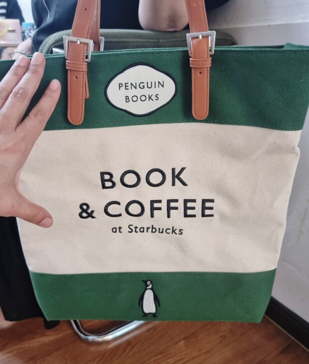 STARBUCKS Korea x Penguin Books Big Book Bag 100% Cotton