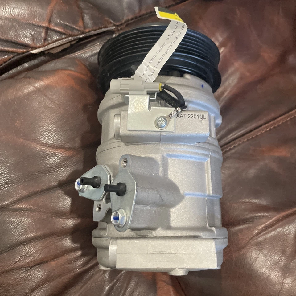 Compresor de aire acondicionado UAC CO 10854C para Toyota Sienna 04-07 Foto 3 de 4