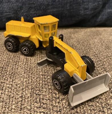 Majorette 4512 Niveleuse/Road Grader Yellow  Excellent  9 3/8'' Long