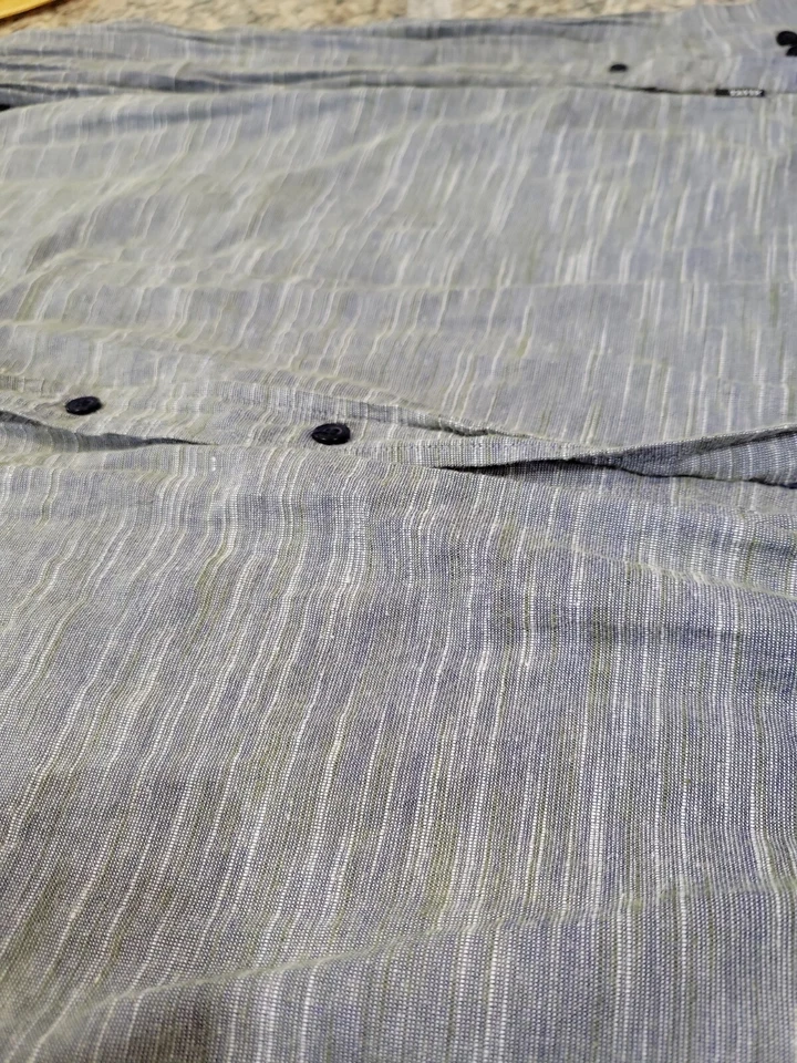 Camisa Tavik+Beach Born/Ciudad Criada Para Hombres Pequeña Gris Rayas Botones Foto 3 de 4