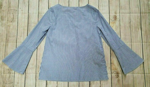 COMPANY ELLEN TRACY MD MEDIUM WHITE BLUE STRIPE BELL SLEEVE KEYHOLE COTTON TOP - Picture 8 of 8