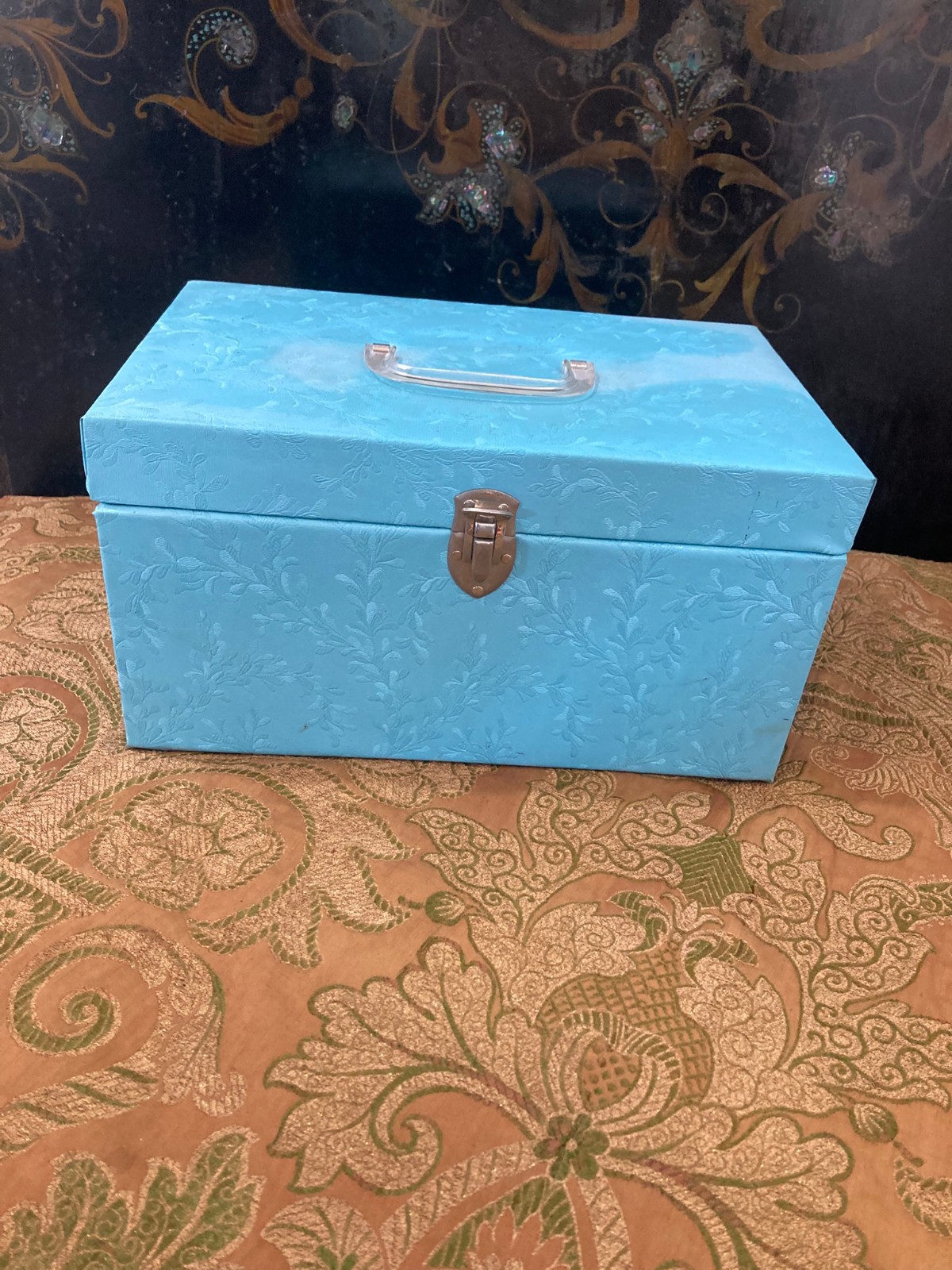 Vintage MCM 1960s Sewing Box - Retro Turquoise Blue Quilted Vinyl - Pink Interio