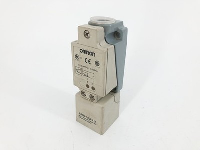 New Omron E2Q2-N20F3-U Proximity Sensor 10-60VDC - No Box