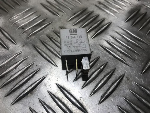 13266315 Relais, Arbeitsstrom  Opel Combo DE357023-13