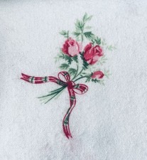 Cotton Flannel Fabric w Bouquets of Long Stem Roses w Red Green Bows 46 x6yd