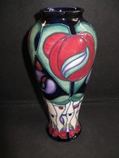 MOORCROFT 1995 GLASGOW ROSE VASE - TRIBUTE TO CHARLES RENNIE MACKINTOSH