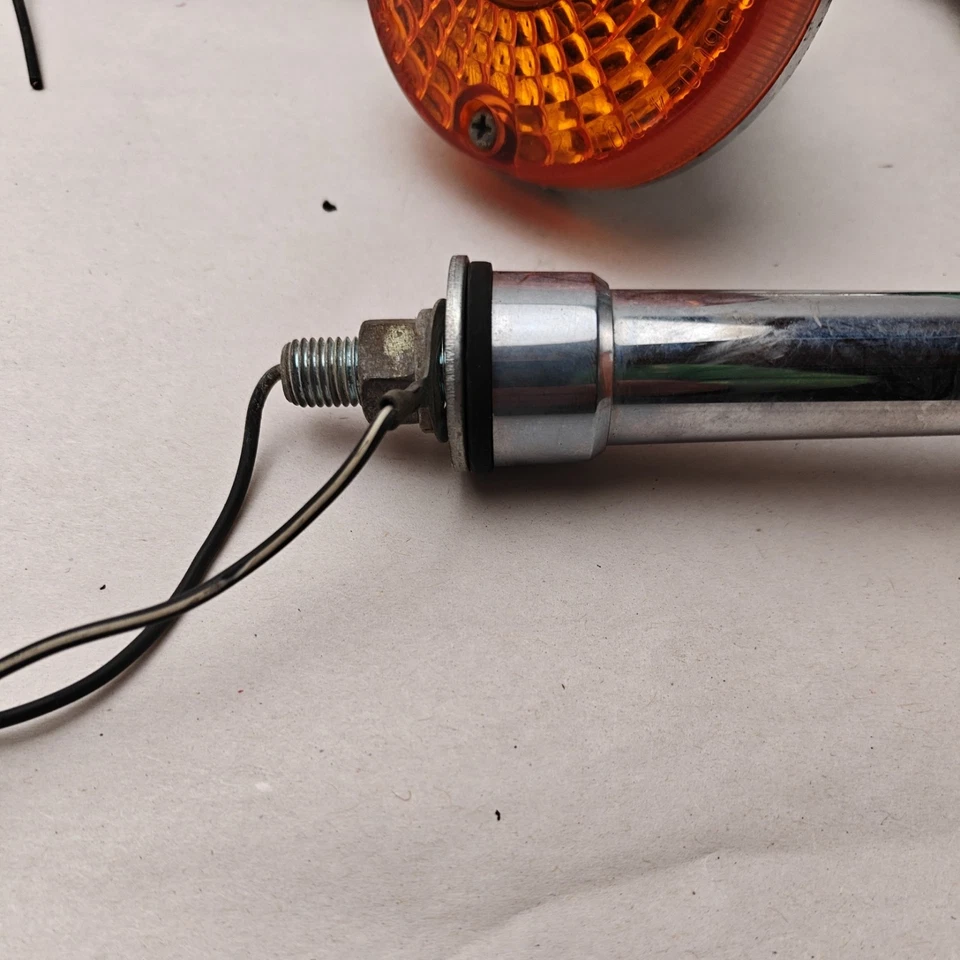 Suzuki GS550E 1980 3x señales de giro y luz trasera  Foto 3 de 4