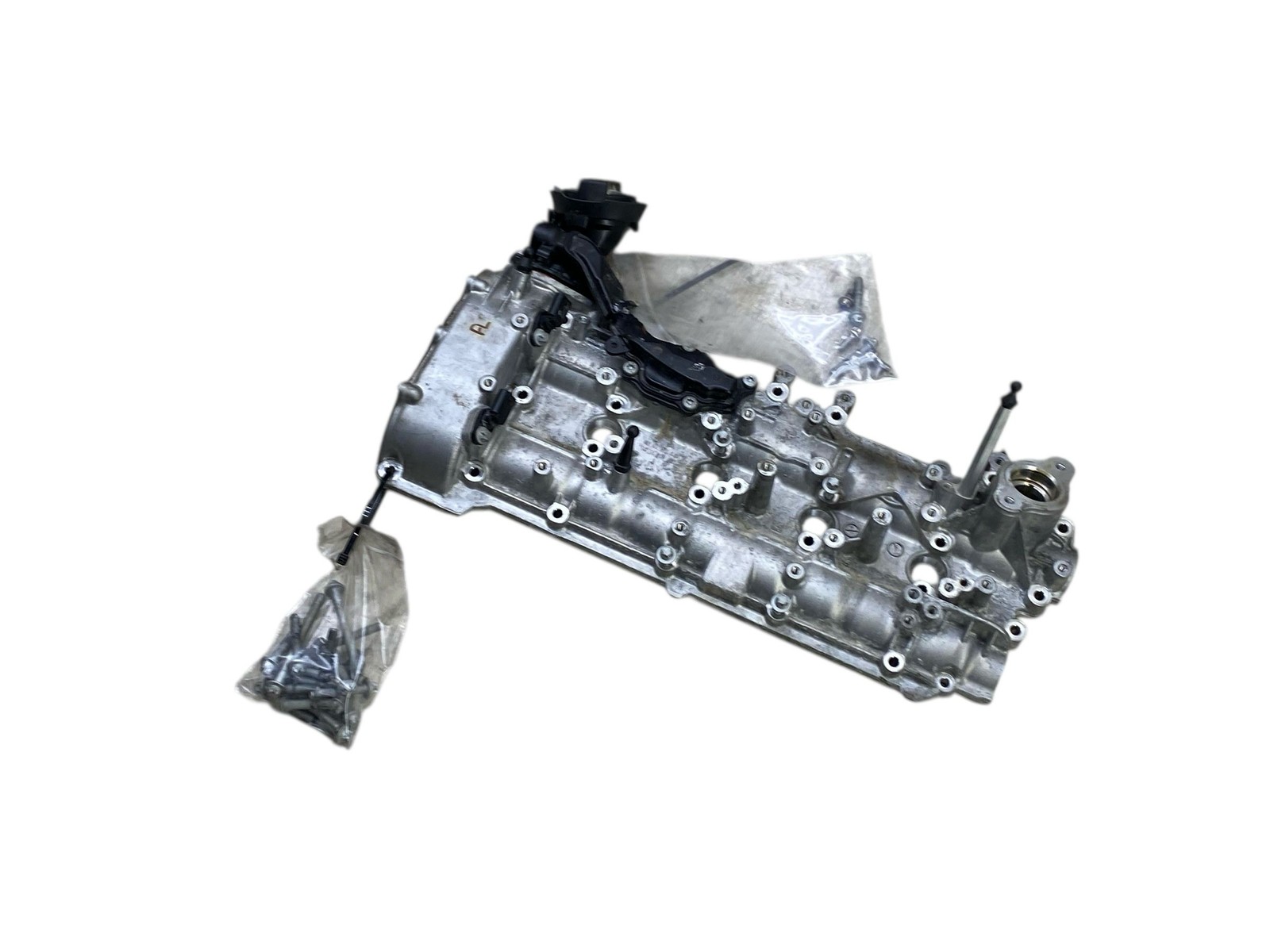 2022 Aston Martin V8 Vantage 4.0L M177 Left Engine Valve Cover Oem