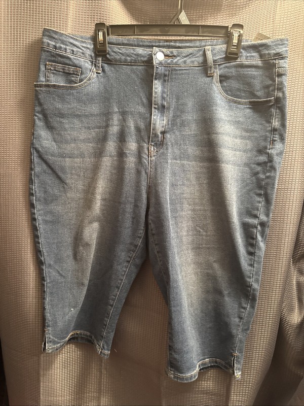 SHEIN Curve Women’s Denim Cuffed Capris Size 3XL