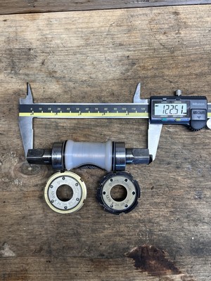 Syncros Revolution Titanium Axle Bottom Bracket BSA 122.5mm