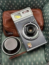 Vintage Yashica Rapide Working Meter 35mm Half Frame Camera w/ Leather Case