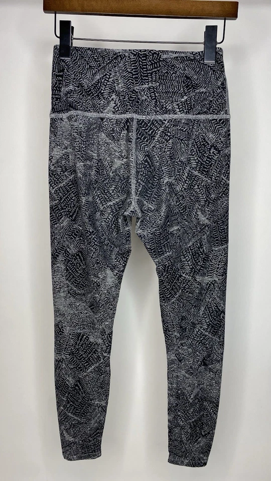 Beyond Yoga Women's Medium High Waisted Print 7/8 Yoga Leggings Black USA Made - Image 3 of 4