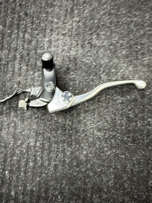 Kawasaki Z900se 2024 Clutch Lever Inc Handlebar Mount. Off brand new bike 