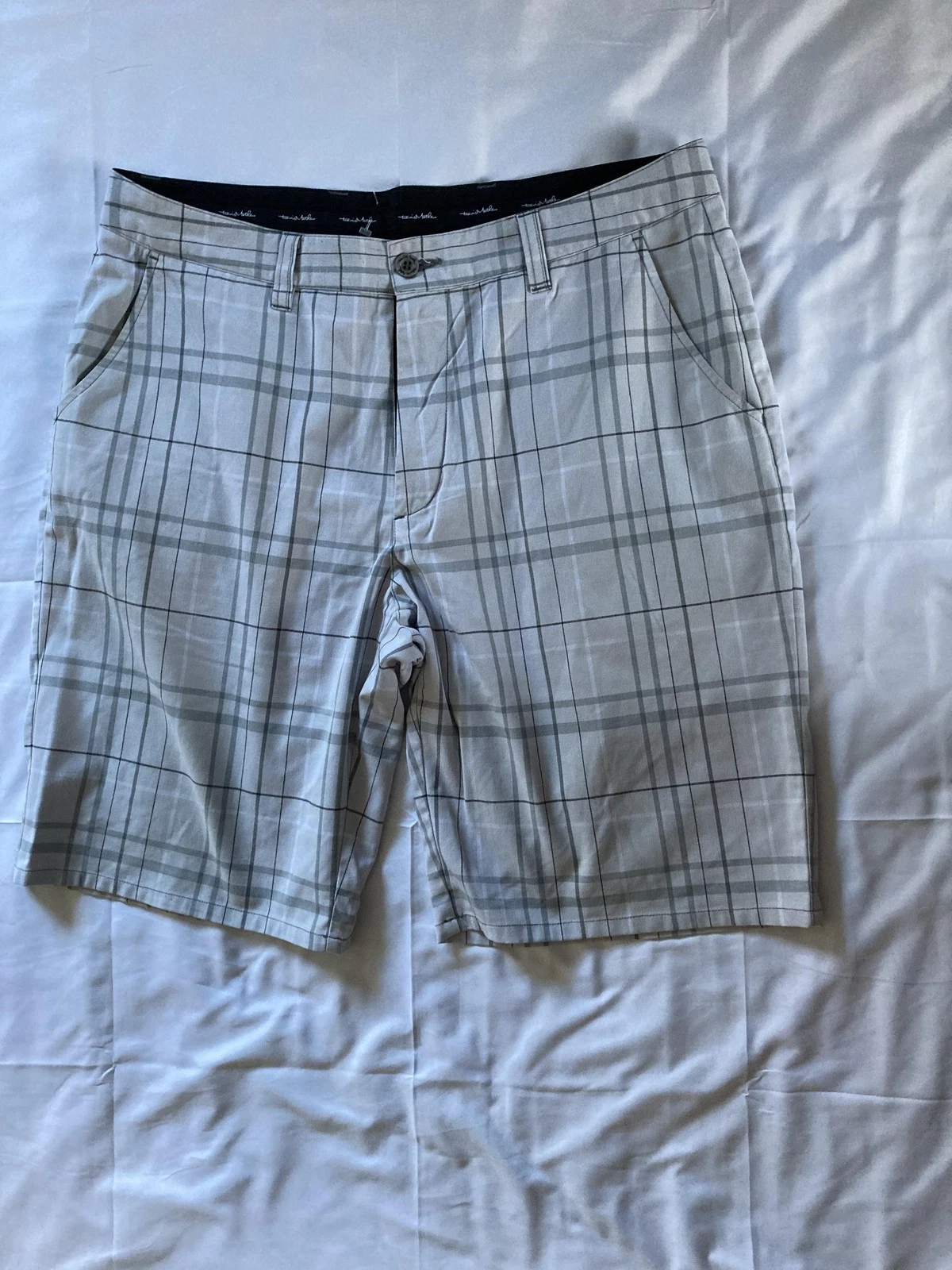 Travis Mathew Shorts Mens 36 Gray Plaid Golf Stretch Flat Front Casual Summer