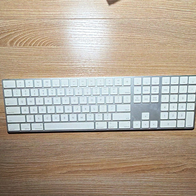 Apple Magic Keyboard A1843 Wireless Bluetooth w/ Numeric Keypad Silver/White