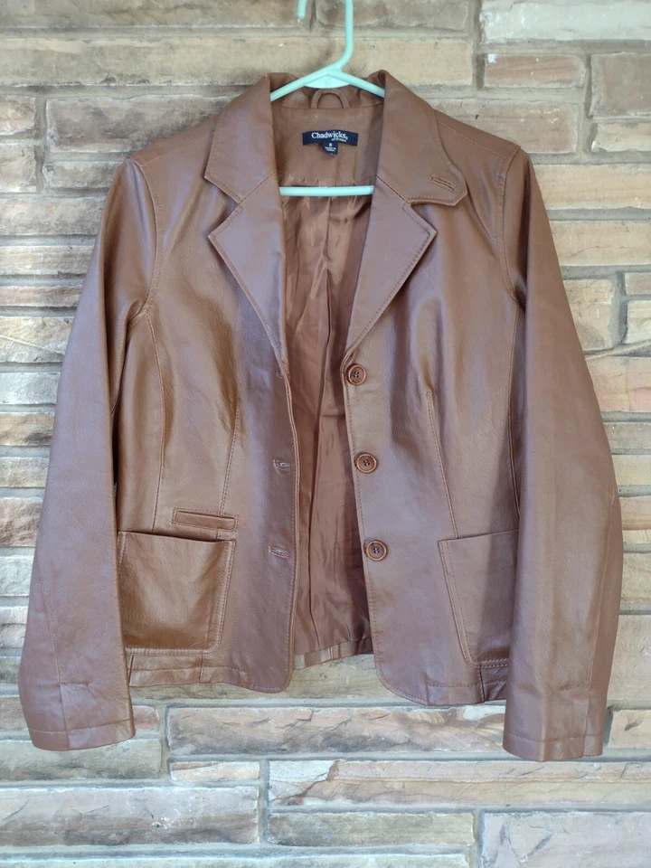 Blazer para mujer de cuero genuino color coñac talla pequeña con bolsillos Foto 2 de 4