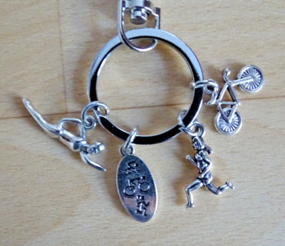Metall Schlüsselanhänger 4 teilig   Sport Triathlon Taschenanhänger