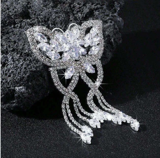 Broche para mujer 9,25 quilates simulado corte redondo y marquesa circonita cúbica mariposa en plata 935 Foto 2 de 4