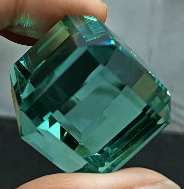 AAA+ Large Green Aquamarine 114.4 Ct. Cube Cut Loose Gemstone for Ring & Pendant - Image 2 of 4