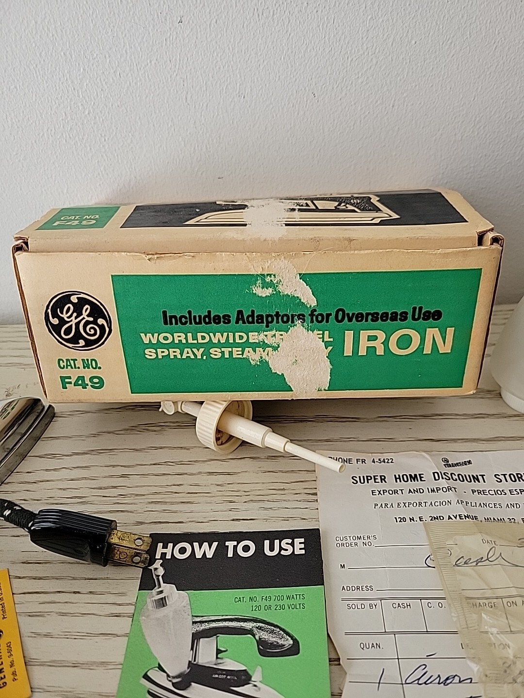 Vintage GE Spray Steam & Dry Travel Iron W/Overseas Adapters F49 Tags Still On