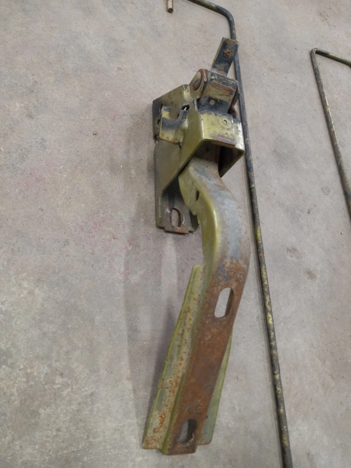 💥 1975-80 AMC Pacer OEM Capucha Bisagra Juego Completo ¡Bonito! Foto 4 de 4