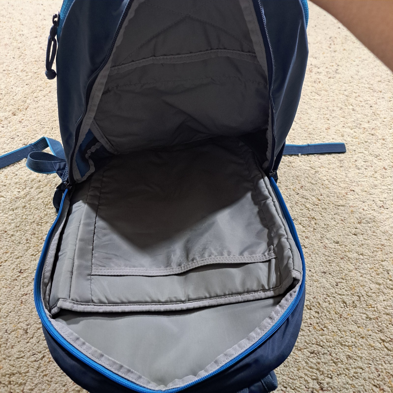 Thule Achiever Blue Backpack - image 9