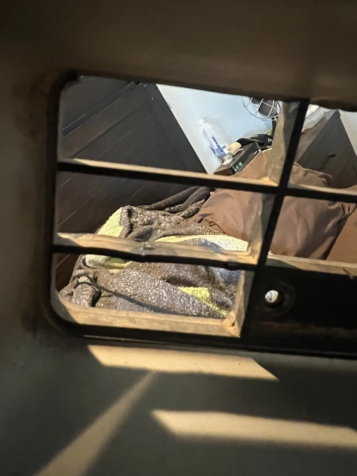 Rejilla GMC 454 1975-76 de fábrica Foto 3 de 4