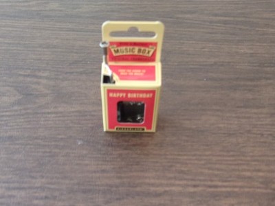Kikkerland Boite a Musique Happy Birthday  Original Crankshaft Music Box #1201