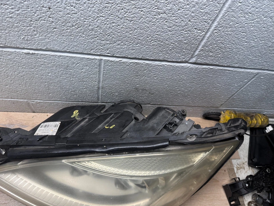 MERCEDES BENZ S550 S65 S600 OEM LEFT DRIVER SIDE XENON HID HEADLIGHT LIGHT LAMP - Image 4 of 4