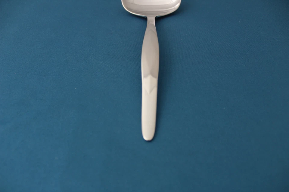 Cucharón para servir Gravy Cutco CUE2 18/10 acero inoxidable EE. UU. NUEVO 8 1/8" Foto 2 de 4