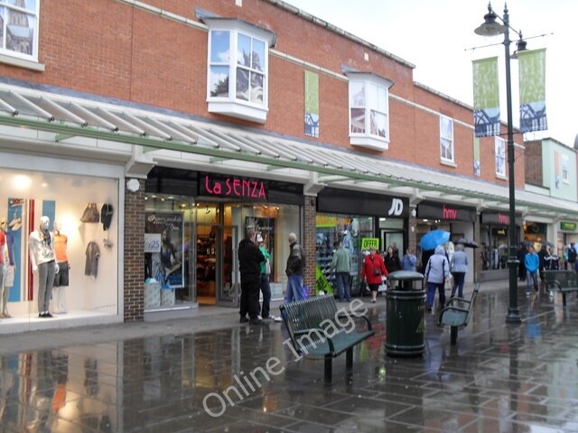 Photo 6x4 La Senza in Old George Mall Salisbury c2010 UK