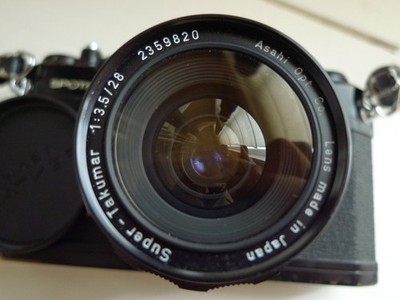 ASAHI SUPER-TAKUMAR 1:3.5/28 WEITWINKEL OBJECTIV LENS + PENTAX SPOTMATIC SP II
