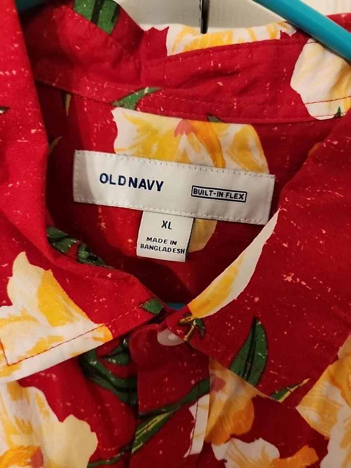 Camisa floral roja de manga corta Old Navy para hombre - talla XL - informal con botones Foto 2 de 4