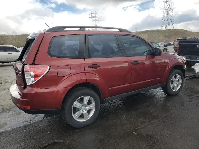 Conjunto de puerta delantera izquierda usado se adapta a: Subaru Forester 2012 eléctrico base L. Foto 4 de 4