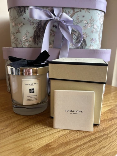 Jo Malone English Pear & Freesia Candle 200g Brand New - Picture 1 of 3