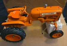 Allis Chalmers Model D-10 Tractor 1990 Collector Edition 1/16 Scale Spec Cast