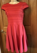 Elle Size 6-8 Salmon color Knee-length Capped Sleeves Exposed Zipper Knit Dress