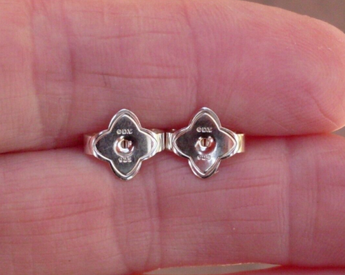 Aktueller Artikel - David Yurman Pavé Diamant Creolen - DY Rückseiten, Etui & Stoff - Bild 11 von 12