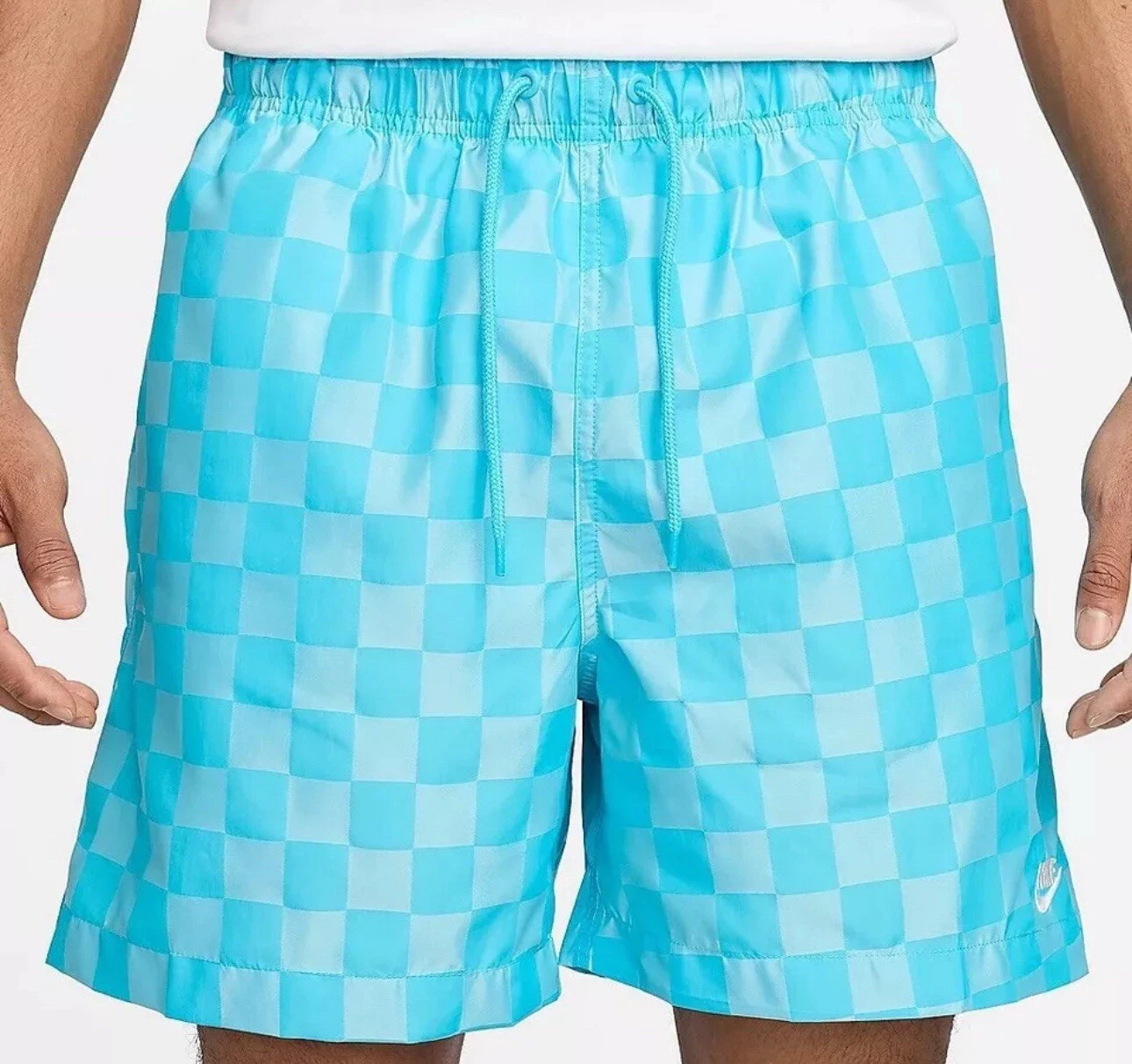 Men's Nike Standard Fit Above Knee Length Nylon Shorts FN3098 NEW SIZE M.