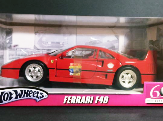 未開封 60周年記念 1/18 Hot Wheels フェラーリ F40 Hotwheels 1/18 Scale Ferrari F40 60th anniversary limited With box