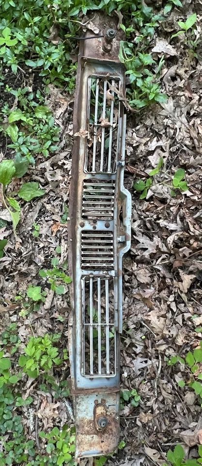 Kaiser Frazer 1947 parrilla delantera y bandeja de salpicaduras de chapa OEM pieza original Foto 3 de 4