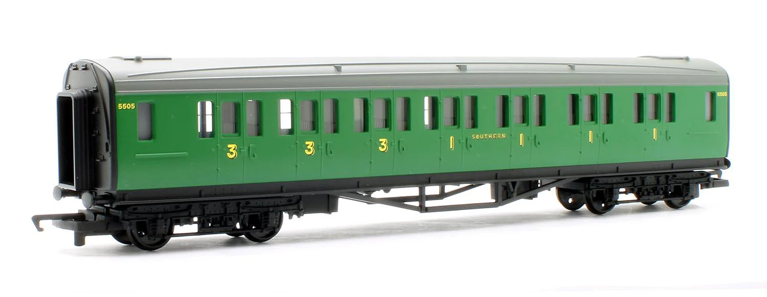 Hornby Pre-Owned R4743 RailRoad SR Composite Coach No.5505