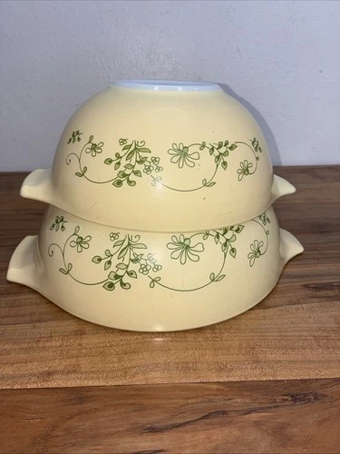 2 Pc Vtg Pyrex Shenandoah Cinderella Nesting Mixing Bowls Yellow #442 #443
