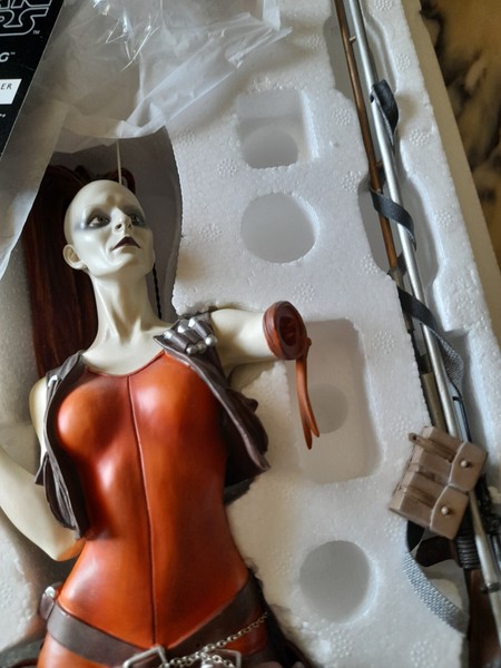 Star Wars Aurra Sing bust gentle giant