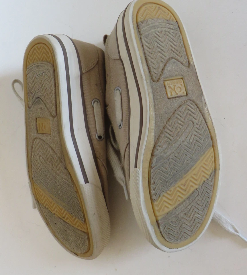 Zapatillas de lona Old Navy para niños talla 13 Foto 4 de 4